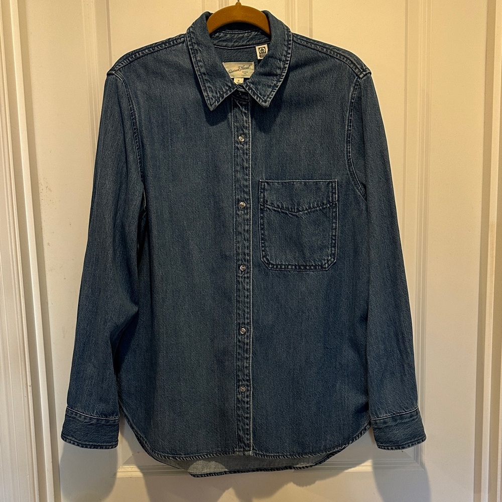 Universal Thread Denim Blue Button Down Shirt